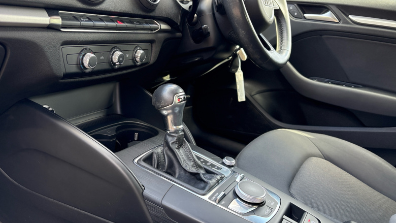 Audi A3 35 TFSI SE Technik 5dr S Tronic Petrol Hatchback